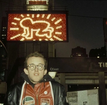 A cover of "artist" cluster. The owner is dinullakalila. The cluster consists of 6 elements.