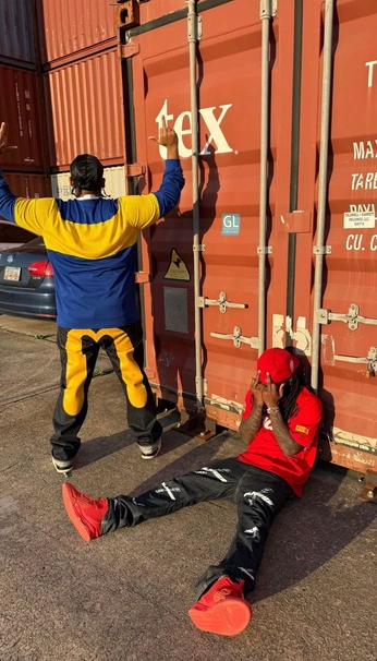 A cover of "inspo" cluster. The owner is jadetheone. The cluster consists of 2 elements.