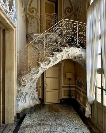 A cover of "Paturn escalier" cluster. The owner is lee99. The cluster consists of 5 elements.