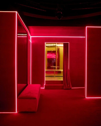 A cover of "Neon glows" cluster. The owner is taki183. The cluster consists of 4 elements.