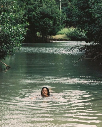 A cover of "Life" cluster. The owner is waimirirangi. The cluster consists of 2 elements.