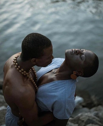 A cover of "Pictures" cluster. The owner is majovzco. The cluster consists of 3 elements.