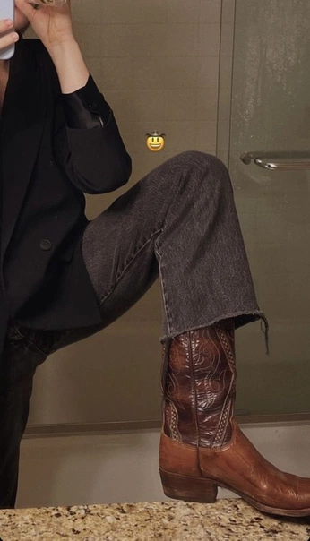 A cover of "Clothes" cluster. The owner is ines.silva. The cluster consists of 18 elements.