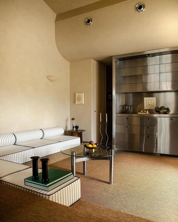 A cover of "Interior Design" cluster. The owner is spcmn. The cluster consists of 1 element.