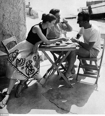 A cover of "Italia" cluster. The owner is volontiers. The cluster consists of 6 elements.