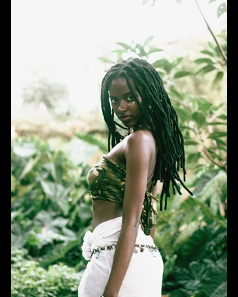 A cover of "FIGURINO GIGANTES" cluster. The owner is bbebel. The cluster consists of 11 elements.