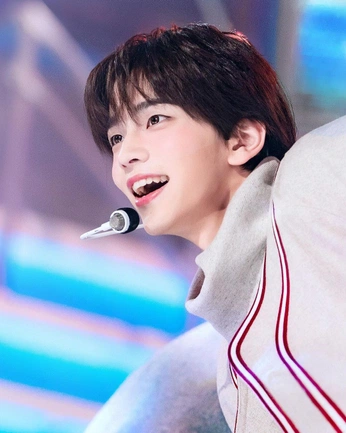 A cover of "Shinyu" cluster. The owner is jungzone1. The cluster consists of 1 element.