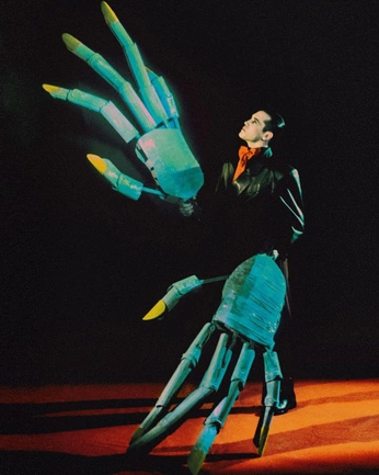 A cover of "Q" cluster. The owner is nickni. The cluster consists of 1 element.