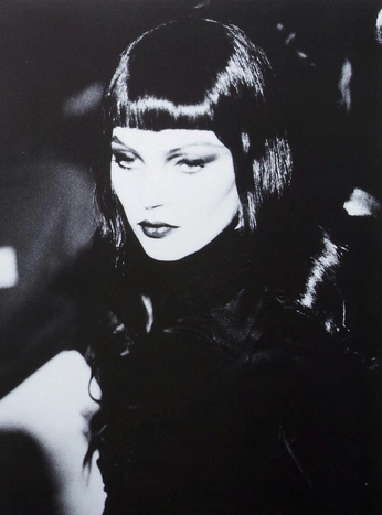 A cover of "Makeup" cluster. The owner is sophlr. The cluster consists of 21 elements.