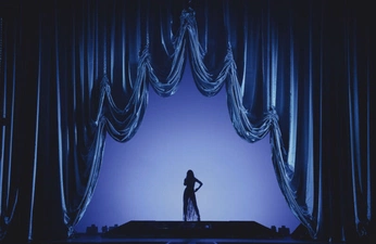 A cover of "Follies" cluster. The owner is bejacko. The cluster consists of 3 elements.