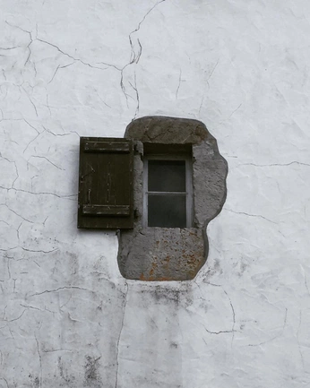 A cover of "...window" cluster. The owner is crys18. The cluster consists of 4 elements.