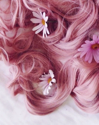 A cover of "effie trinket" cluster. The owner is hubbafruity. The cluster consists of 9 elements.