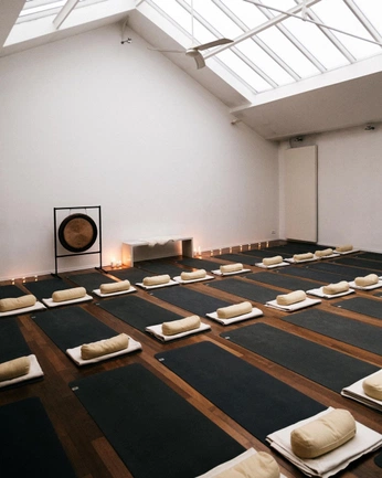 A cover of "mood" cluster. The owner is barsekasss. The cluster consists of 10 elements.