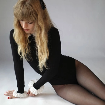 A cover of "Editorial" cluster. The owner is fever.form. The cluster consists of 143 elements.