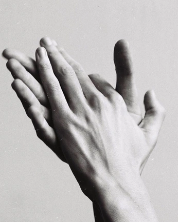 A cover of "Hands" cluster. The owner is sosestark. The cluster consists of 19 elements.