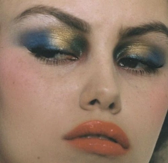 A cover of "Honey Makeup" cluster. The owner is scarydogfriend. The cluster consists of 8 elements.