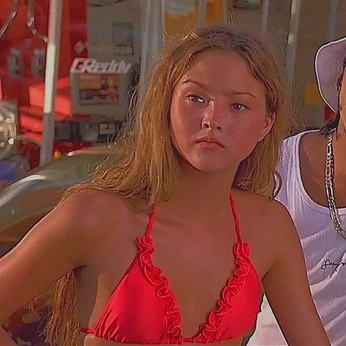 A cover of "baby driver" cluster. The owner is luciaguila. The cluster consists of 272 elements.