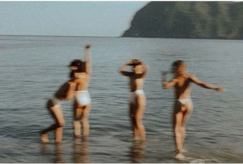 A cover of "SOCIAL" cluster. The owner is radinc. The cluster consists of 53 elements.