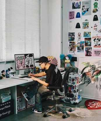 A cover of "Creative Space" cluster. The owner is mikesatlas. The cluster consists of 3 elements.