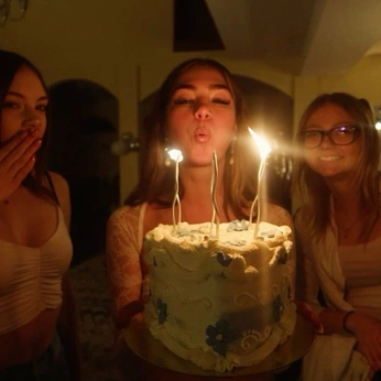 A cover of "16" cluster. The owner is nailaleonn. The cluster consists of 56 elements.