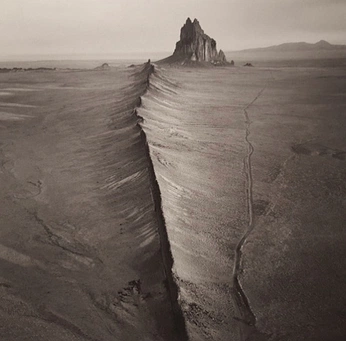 A cover of "Historical erosion" cluster. The owner is juily. The cluster consists of 3 elements.