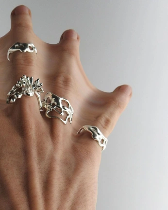 A cover of "jewellery design" cluster. The owner is yerbury. The cluster consists of 47 elements.