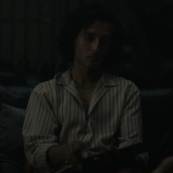 A cover of "armand" cluster. The owner is em.hewitson. The cluster consists of 52 elements.