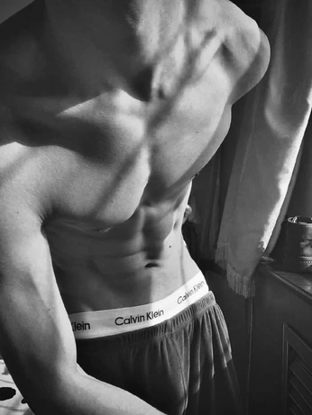 A cover of "bulge" cluster. The owner is azurro. The cluster consists of 76 elements.