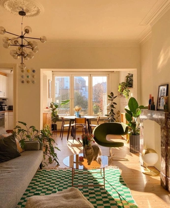 A cover of "Intittyrior" cluster. The owner is giacomo. The cluster consists of 2 elements.