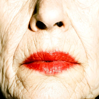 A cover of "V I S U A L  II" cluster. The owner is muhanned. The cluster consists of 2 elements.