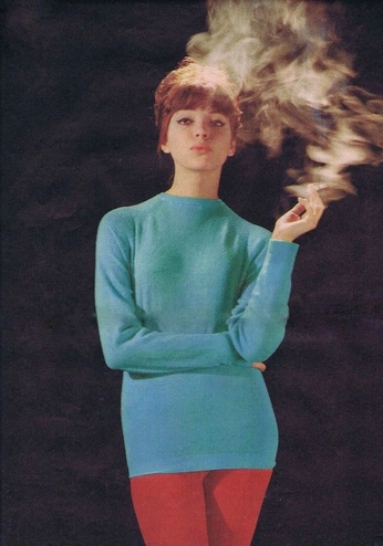 A cover of "Vintage fashion Ads" cluster. The owner is priscilavanzin. The cluster consists of 5 elements.