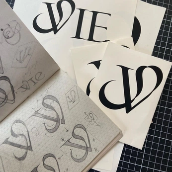 A cover of "Typographie" cluster. The owner is vi.58. The cluster consists of 55 elements.