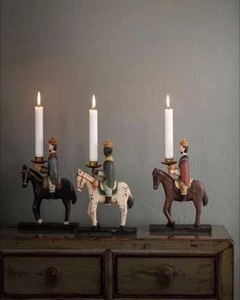 A cover of "✶ curiosities" cluster. The owner is ennia. The cluster consists of 30 elements.