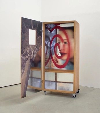 A cover of "freaky cool art" cluster. The owner is a3lxavd. The cluster consists of 4 elements.