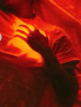 A cover of "❤️" cluster. The owner is valentinaoc. The cluster consists of 80 elements.