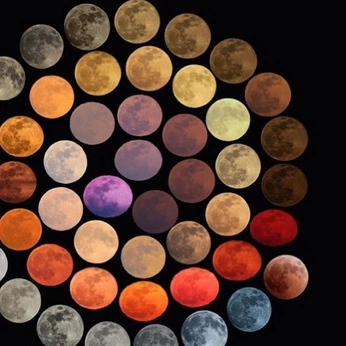 A cover of "moon" cluster. The owner is vincentvnh. The cluster consists of 1 element.