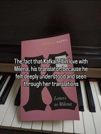 A cover of "books" cluster. The owner is 4naah. The cluster consists of 4 elements.