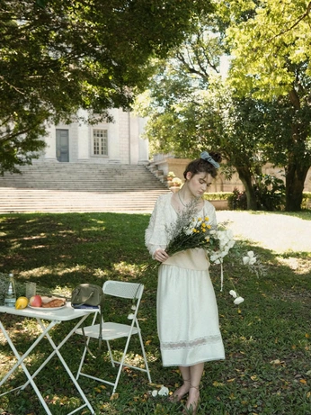 A cover of "寫真-Elegant" cluster. The owner is peicreative. The cluster consists of 33 elements.