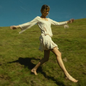 A cover of "spring" cluster. The owner is degradalice. The cluster consists of 24 elements.