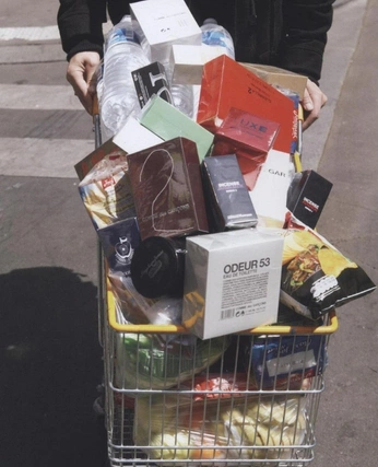 A cover of "archaic ephemera" cluster. The owner is lucianavivero. The cluster consists of 19 elements.