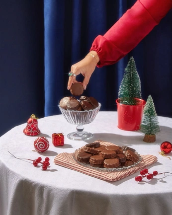 A cover of "Centra Christmas" cluster. The owner is conormarron. The cluster consists of 53 elements.