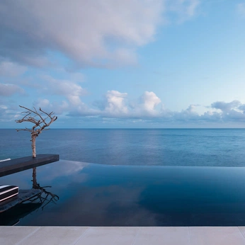 A cover of "Portugal Stays" cluster. The owner is shannon. The cluster consists of 8 elements.