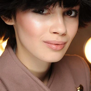 A cover of "stunning makeup looks" cluster. The owner is jamejame. The cluster description is "balanced, sculpted, presence". The cluster consists of 59 elements.