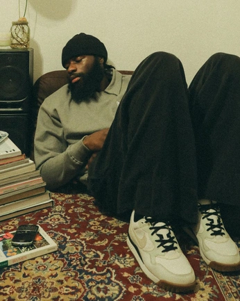 A cover of "A Poets Sanctuary" cluster. The owner is venusian. The cluster consists of 8 elements.