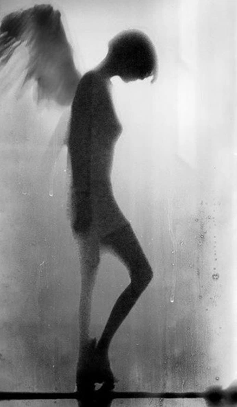 A cover of "Aero Glass" cluster. The owner is ctrlshftep. The cluster consists of 11 elements.