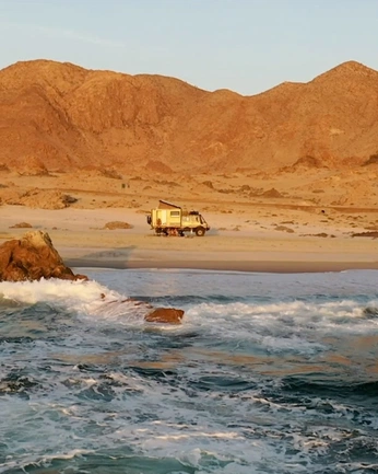 A cover of "SIGHT UNSEEN" cluster. The owner is dadaezm. The cluster description is "CABO VERDE". The cluster consists of 29 elements.