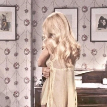 A cover of "play pretend" cluster. The owner is emmettnet. The cluster consists of 8 elements.