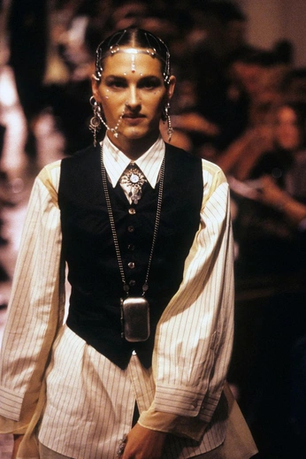 A cover of "cunty" cluster. The owner is paprikatavares. The cluster consists of 32 elements.