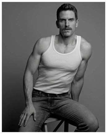 A cover of "Portrait Shoot" cluster. The owner is copiaknoah. The cluster consists of 61 elements.