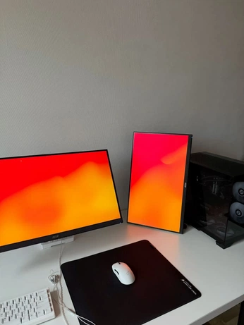 A cover of "desk" cluster. The owner is handleui. The cluster consists of 7 elements.